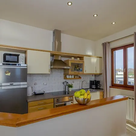 Ferienwohnung Sury Apartmán Pula